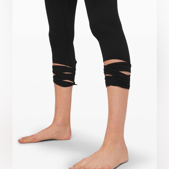 NWT Lululemon Align Crop 21" *Love Knot black size 4 - Picture 4 of 9
